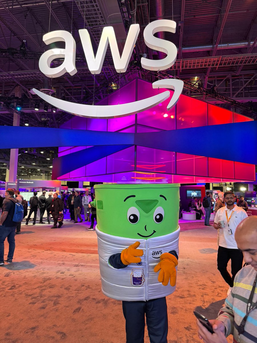Have you seen the S3 Bucket at #AWSreInvent? 👀