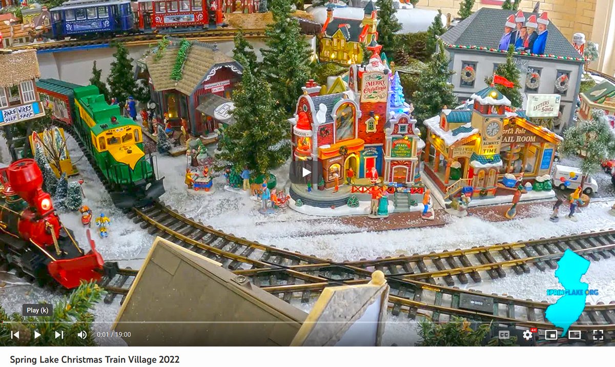 SpringlakeOrg's tweet image. We're the help desk. Christmas village downtown + shopping &amp;amp; dining springlake.org