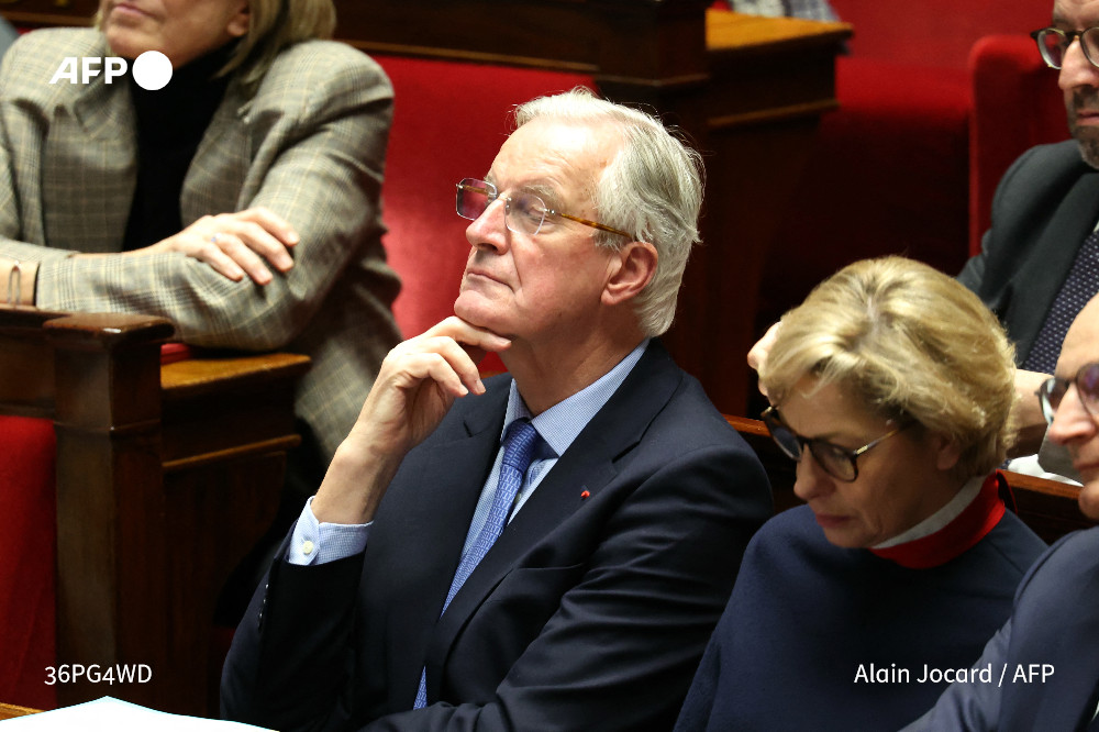 AFP News Agency (@afp) on Twitter photo #UPDATE French lawmakers have voted to oust the government of Prime Minister Michel Barnier after just three months in office, a historic move which plunged the country further into political chaos.
u.afp.com/5CpN by <a href="/Stuart_JW/">Stuart Williams</a> <a href="/AnnaSafp/">Anna Smolchenko</a> #UPDATE French lawmakers have voted to oust the government of Prime Minister Michel Barnier after just three months in office, a historic move which plunged the country further into political chaos.
u.afp.com/5CpN by <a href="/Stuart_JW/">Stuart Williams</a> <a href="/AnnaSafp/">Anna Smolchenko</a>