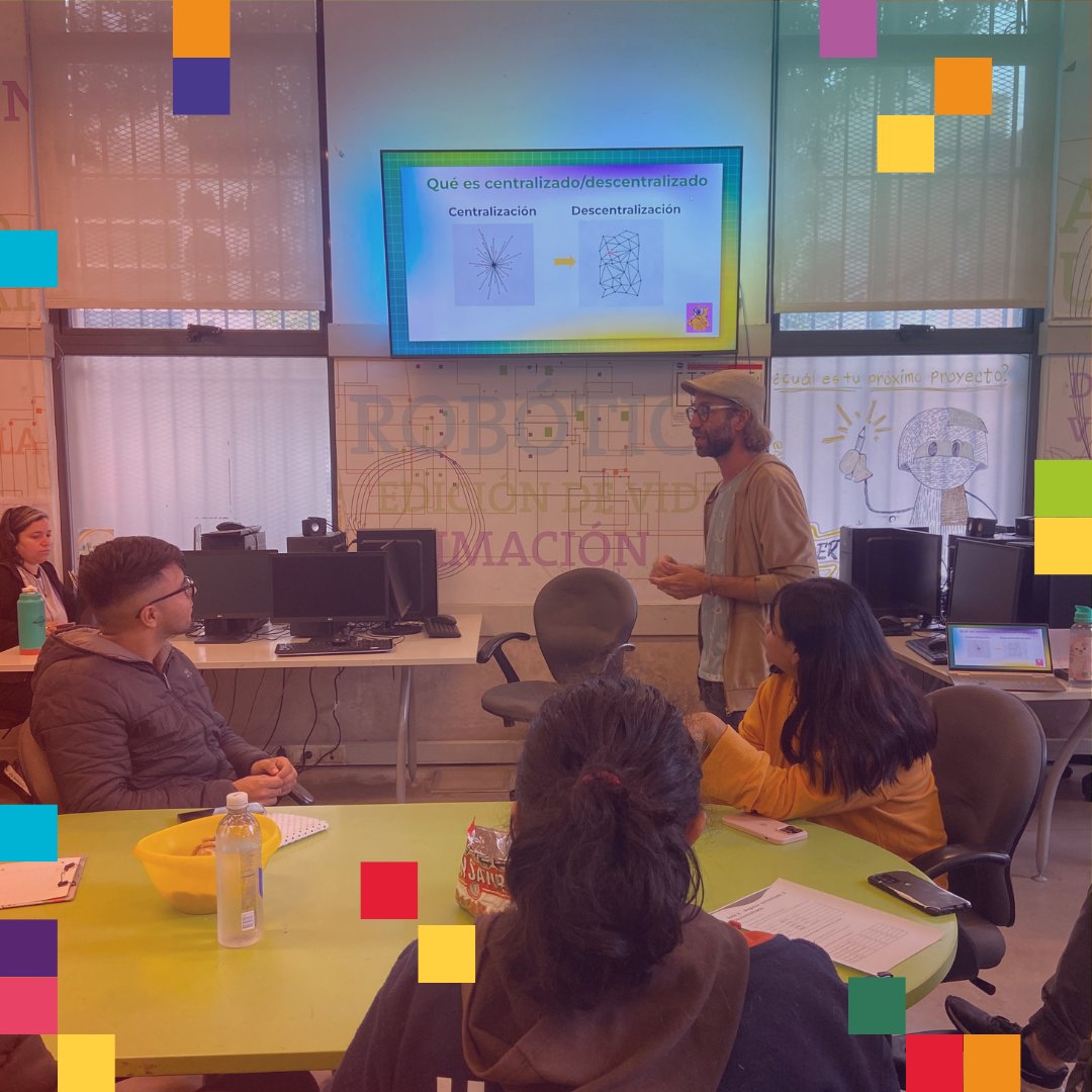 APRENDOlatam's tweet photo. 🧵 #APRENDOcripto: More than just a course!

1/3 Curious about how we're bridging the digital divide in Latin America 🌎?

Learn how we empower young people with blockchain, finance, and tech skills—and how you can join the mission to make it even bigger 💪✨ 

#Fund13 @Cardano #ProjectCatalyst #Cardano