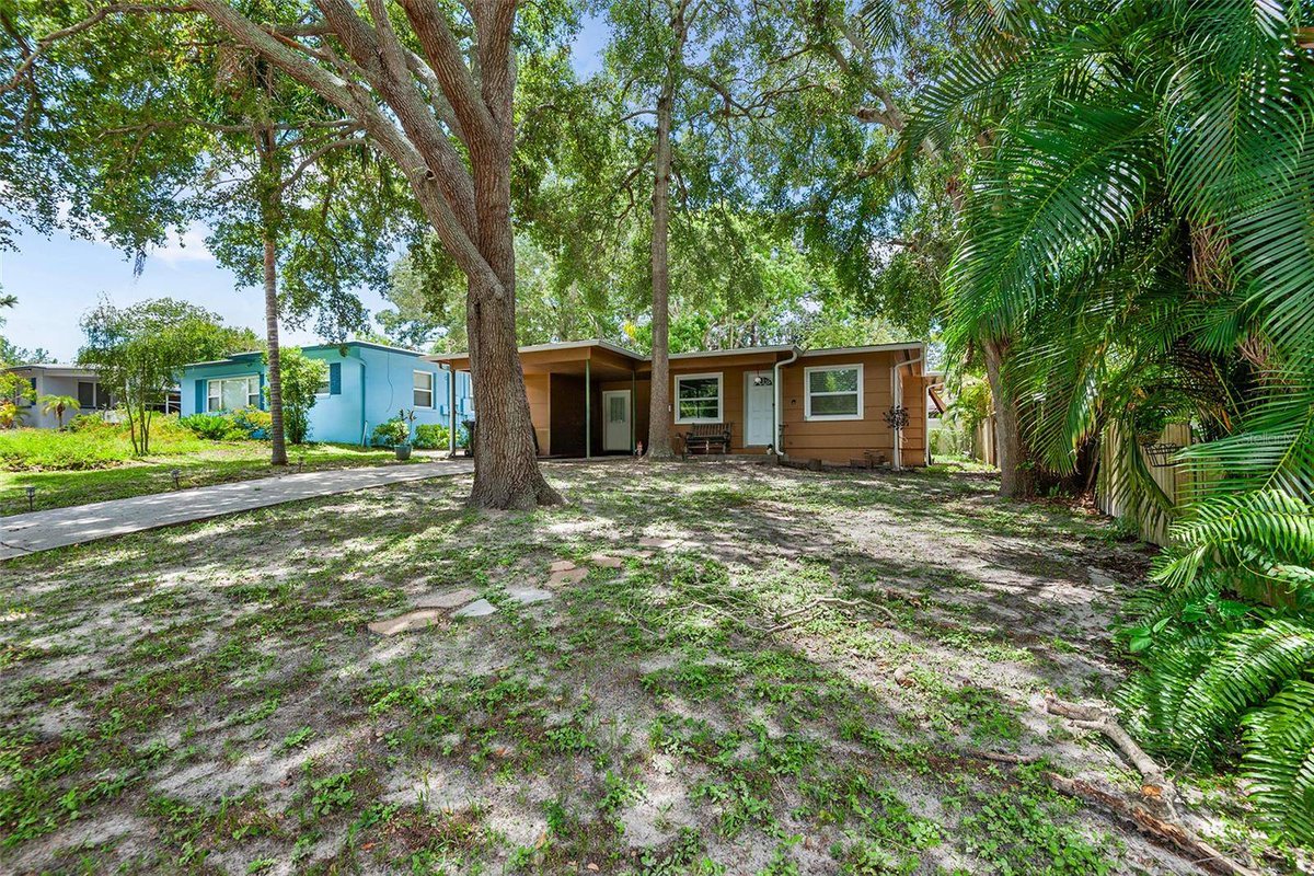 Whitney__Marie's tweet photo. New Price: $340,000
4984 OXFORD AVE N, Saint Petersburg, FL 33710 is a fantastic property with 2 bedrooms and 1.0 bathrooms. Make this home yours before the new year!!
See more here: https://t.co/WDOjzRtimL https://t.co/epS8l1qiFR