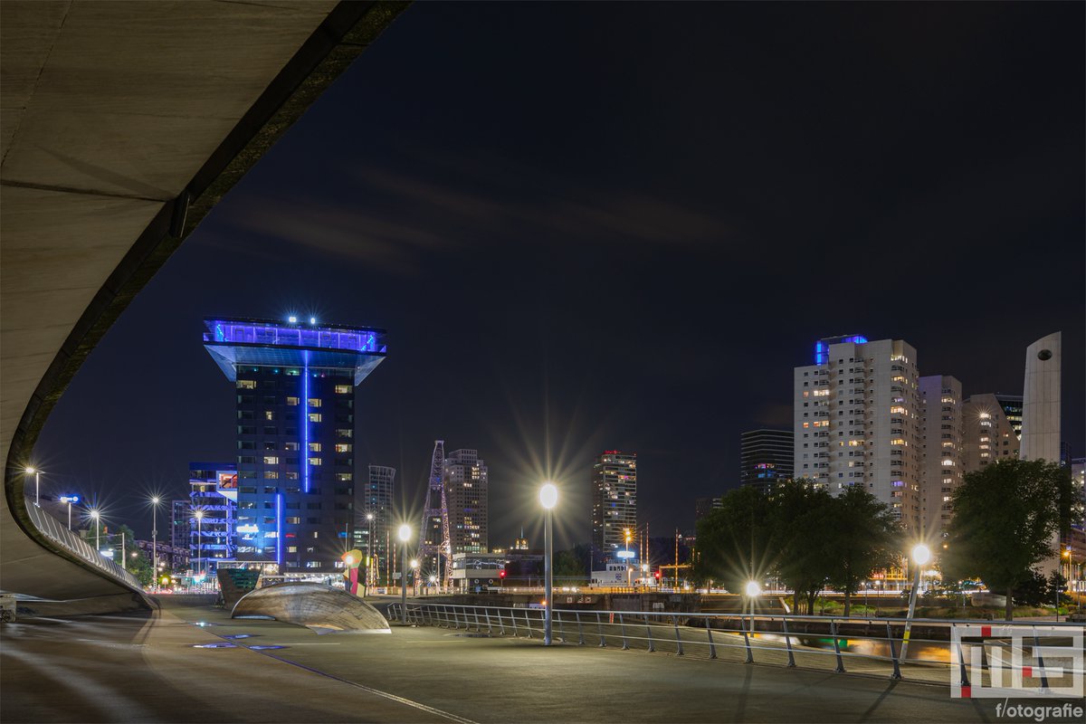 marcvanderstelt's tweet photo. De schitterende Erasmusbrug in Rotterdam by Night
#rotterdam #erasmusbrug #weerfoto #fotograaf #photograpger #architectuur #urban #architecture
Meer op: https://t.co/dlvooiyo2h https://t.co/HWy4IiFeGo