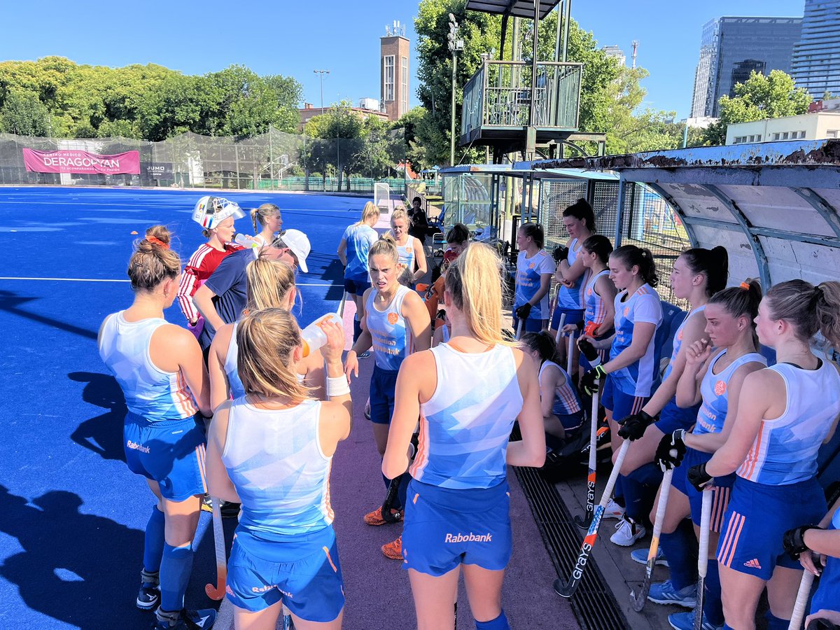 Conny van Bentum (@connyvb4) on Twitter photo Zomer! ☀️🏑
Zweten en drinken in #BuenosAires bij <a href="/clubciudad/">Club Ciudad de Bs As</a> met <a href="/oranjehockey/">OranjeHockey 🇳🇱</a> Zomer! ☀️🏑
Zweten en drinken in #BuenosAires bij <a href="/clubciudad/">Club Ciudad de Bs As</a> met <a href="/oranjehockey/">OranjeHockey 🇳🇱</a>