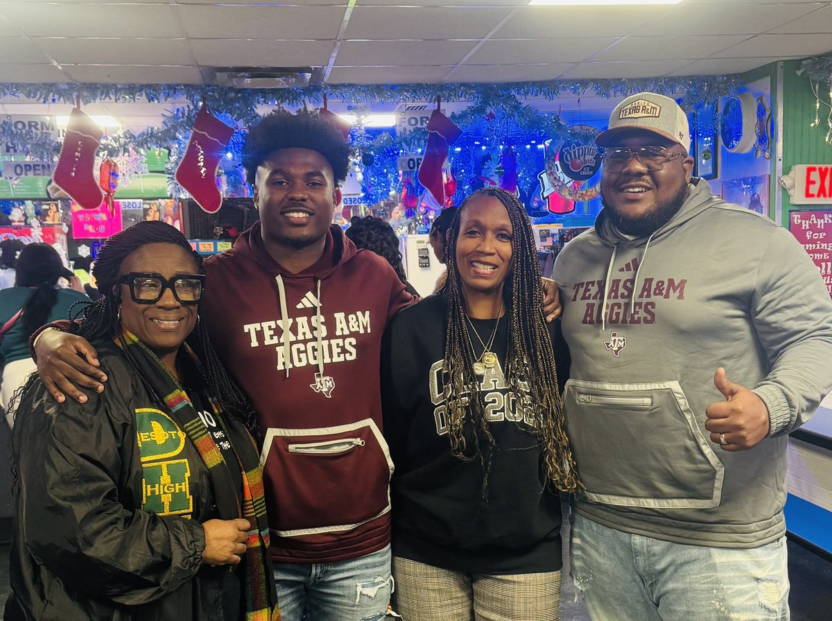 Help me congratulate “Tiger” Riden on signing with Texas A&amp;M Football. #DeSotoU 💛💚 <a href="/FootballDesoto/">DeSoto Football</a> <a href="/TexasAggieFB/">TexasA&M</a>