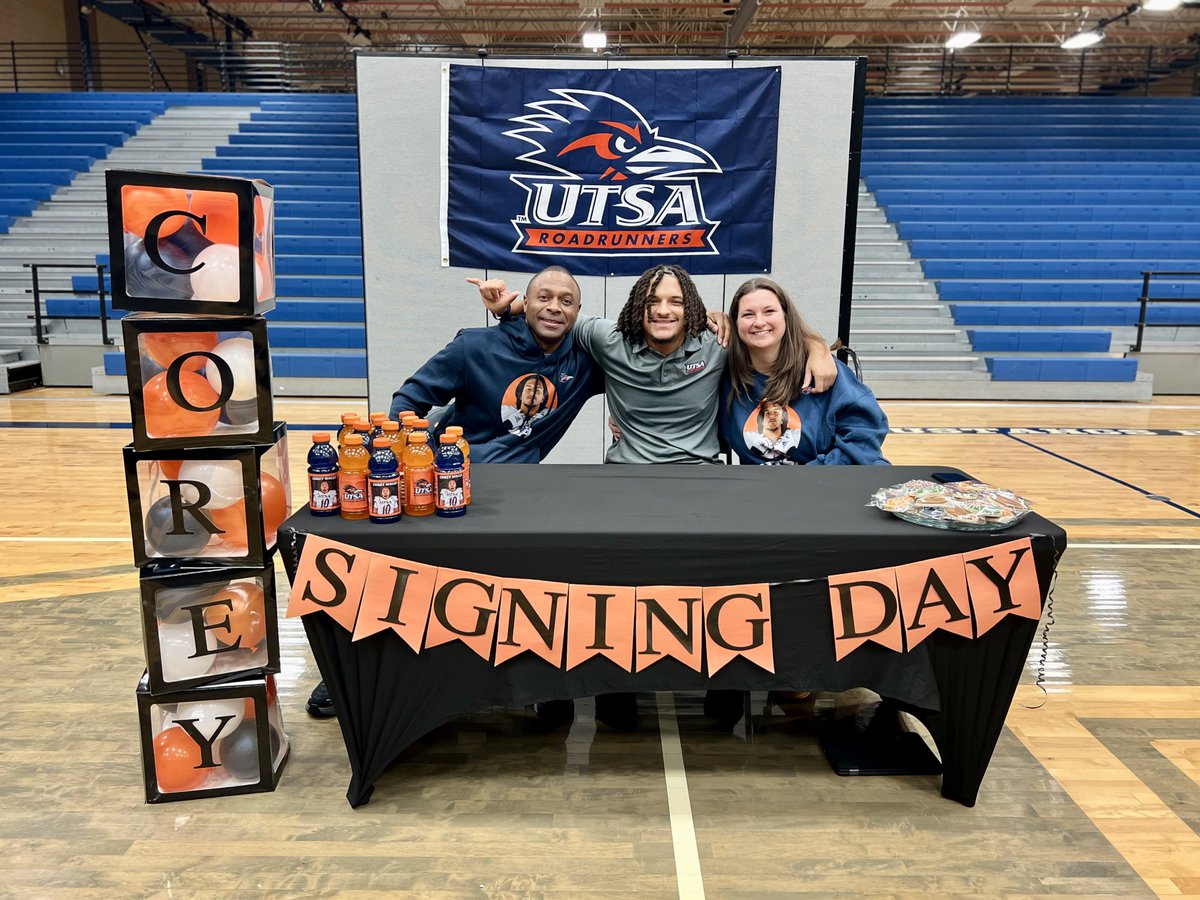 Corey Walls Officially Signed &amp; Sealed! 

🏟️UTSA
🏈DL

#BirdsUp #EarlySigningDay