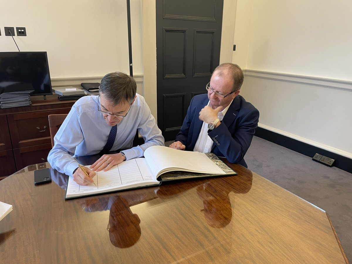 MichaelC_IND_TD's tweet photo. Today it was my absolute privilege to return to sign the roll for the 34th Dรกil, I will continue to represent the people of Cork South West every day, Iโm humbled and honored to be in this position, Thank you WEST CORK๐๐๐ #34thdail #workingforyou https://t.co/KEDYAmIGwA