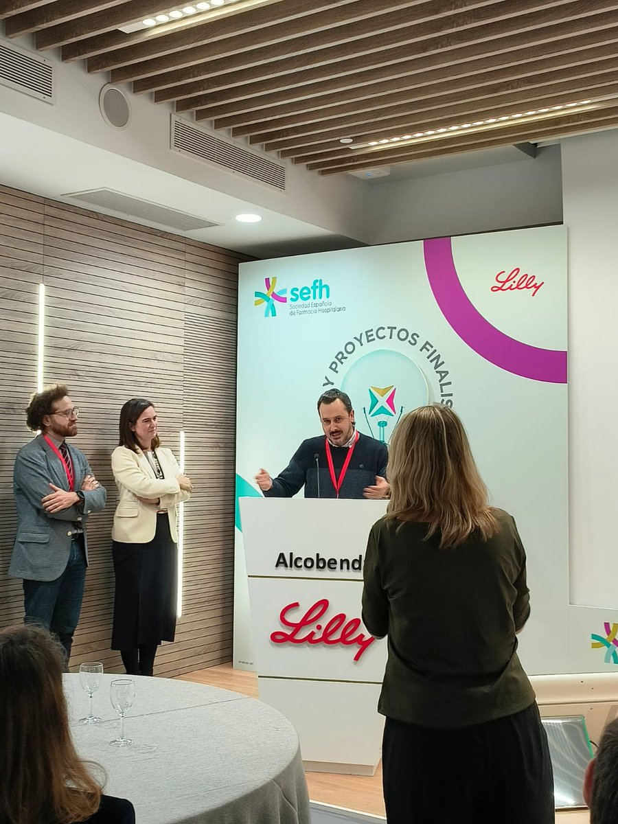 sefh_'s tweet photo. Ya tenemos ganador de la 5ª edición del #ForoInnovacionSEFH

Proyecto GENOMAE de Goyo Romero @goyofarma: Transformando la Farmacoterapia con Medicina Personalizada y Basada en Evidencia👏👏

Enhorabuena y gracias a todos los participantes que tanto están aportando al avance de la profesión