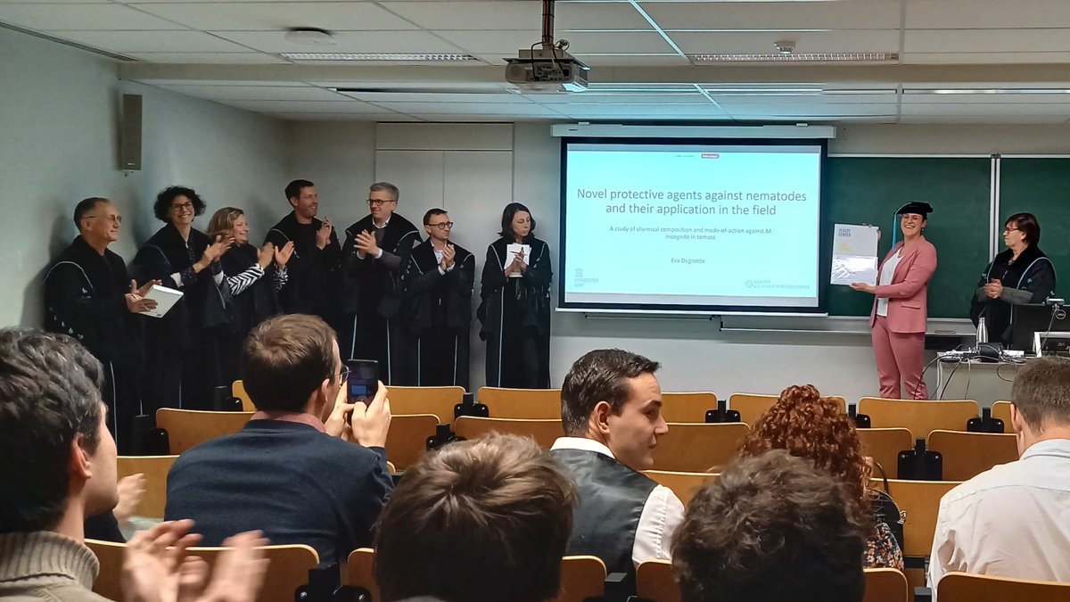 MoBi_UGent's tweet image. 🎉 On Monday was the public defence of Eva Degroote from the EPIC lab @TinaKyndt. "Novel protective agents against nematodes and their application in the field." Congratulations! 👏🎓