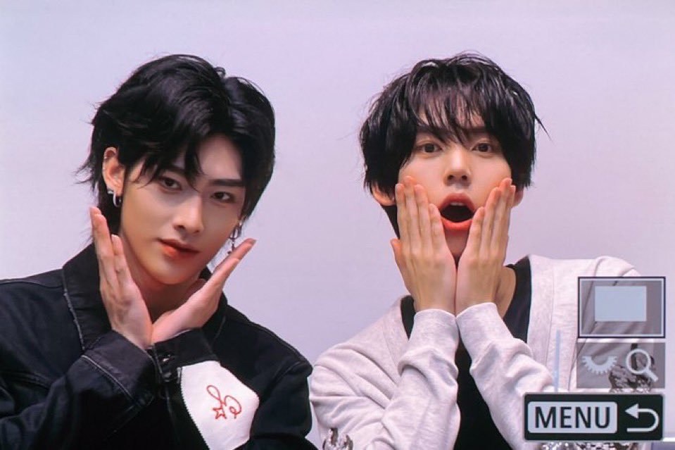 a lovely boknyangz / yuriz (?) thread 🐱🐰