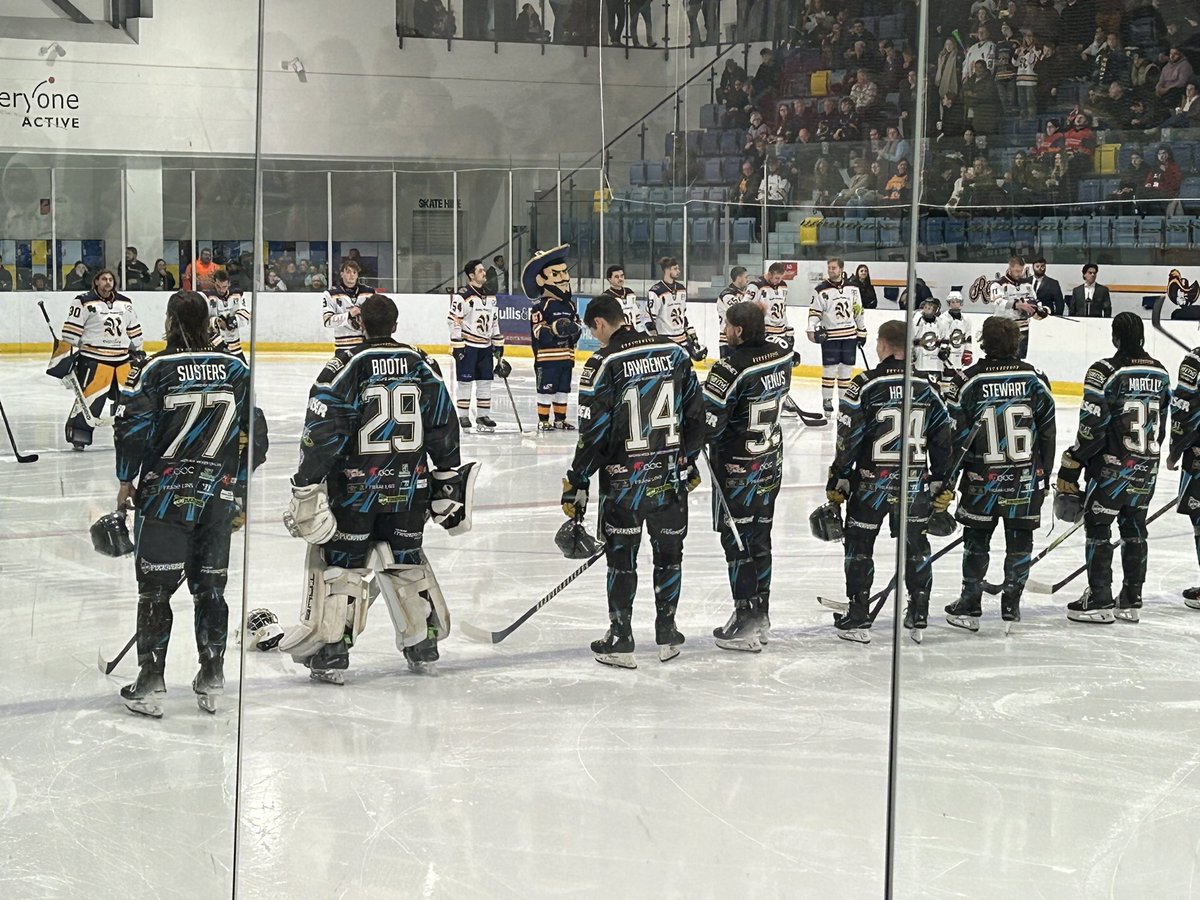 Wednesday nights in Romford for some cup semi-final action. ⚡️