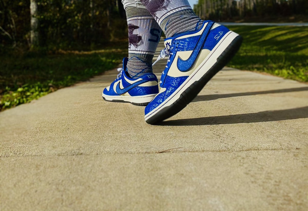 NIwiththekicks's tweet image. Dodger Blue 💙

 #Dunksfordays #wearyoursneakers #yoursneakersaredope #nike