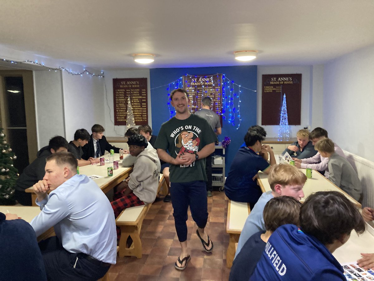 A huge thank you to Mr Martin for arranging the Christmas quiz! 🎄 🎅 📝