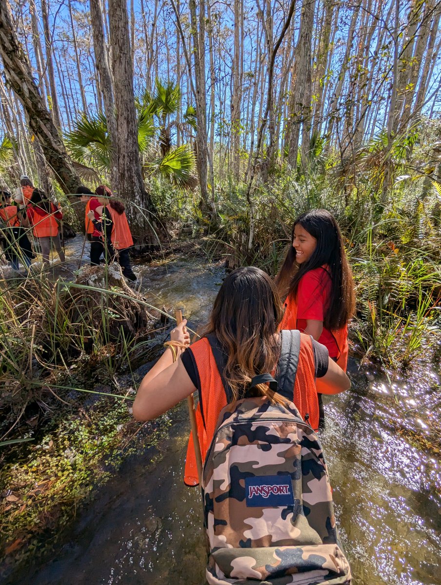 PiperEarthSpace's tweet photo. SWAMP day 1 with @IMS_Indians 🐊📏🐿️
"So beautiful"
"Best field trip"
"It's just peaceful out there"
"I wanna come back this weekend" https://t.co/LLweUMBX86