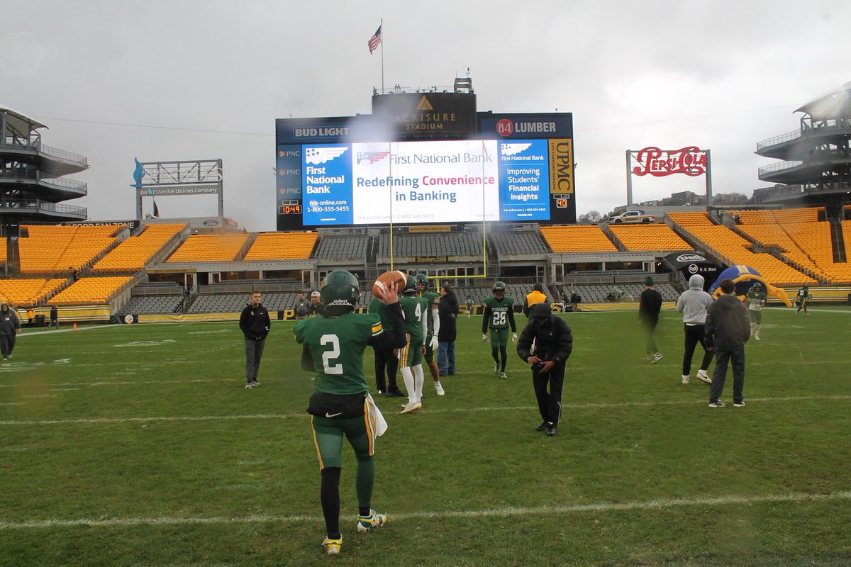 MikePastirik2's tweet photo. Check out my playoff highlight tape!
- 2 year varsity starter/captain
- 2nd team all conference quarterback
- Undefeated Section Champs
- WPIAL 2a runner up
@WPIAL_Insider @wpialsportsnews @PRZPAvic @SLS_Football @j_ranft7 @PA_TodaySports @210ths 
https://t.co/1Ksi0MthGv https://t.co/p6R4l59tQ1