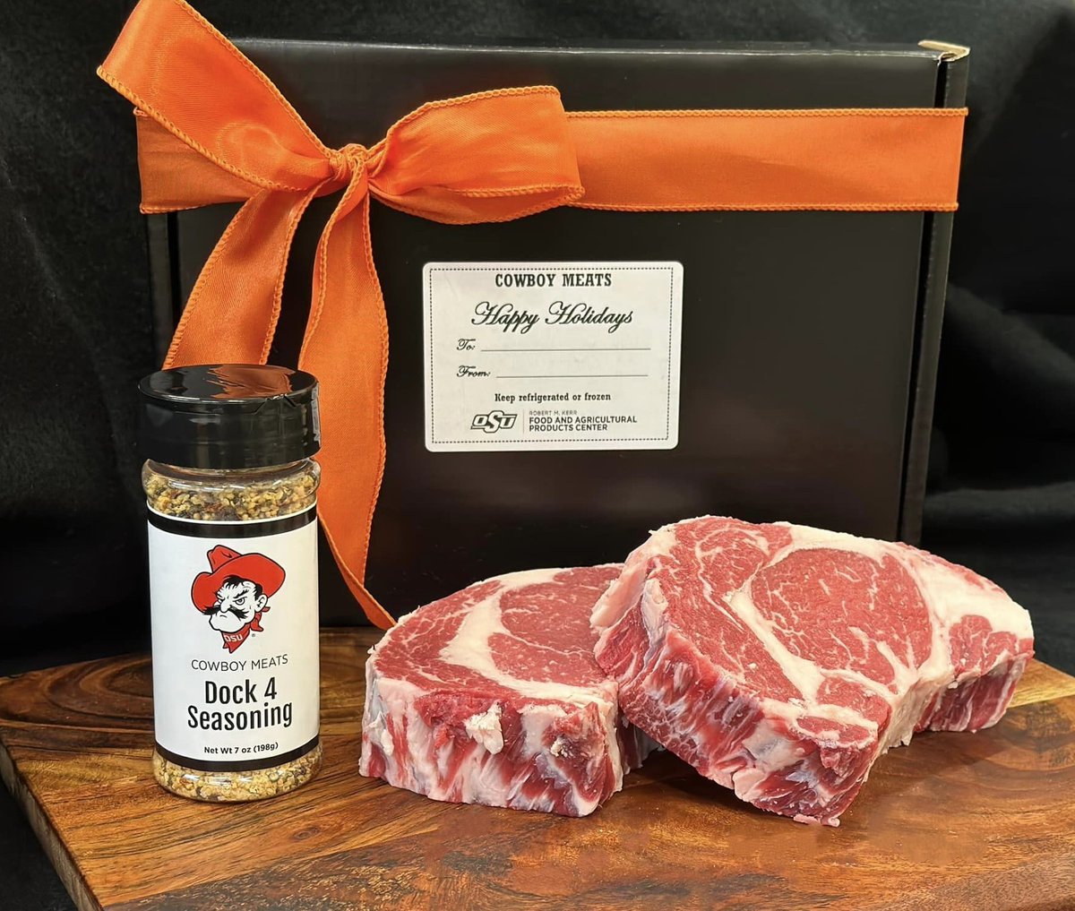 Only 3 Fridays left to grab your Holiday Gift Box from Cowboy Meats for just $49.99! Perfect for gifting &amp; available for pickup until Dec. 20. Don't miss out on this gift before the holidays!

Cowboy Meats 1-5 p.m. on Fridays at Dock 4!

405-744-MEAT

#cowboymeats #giftideas