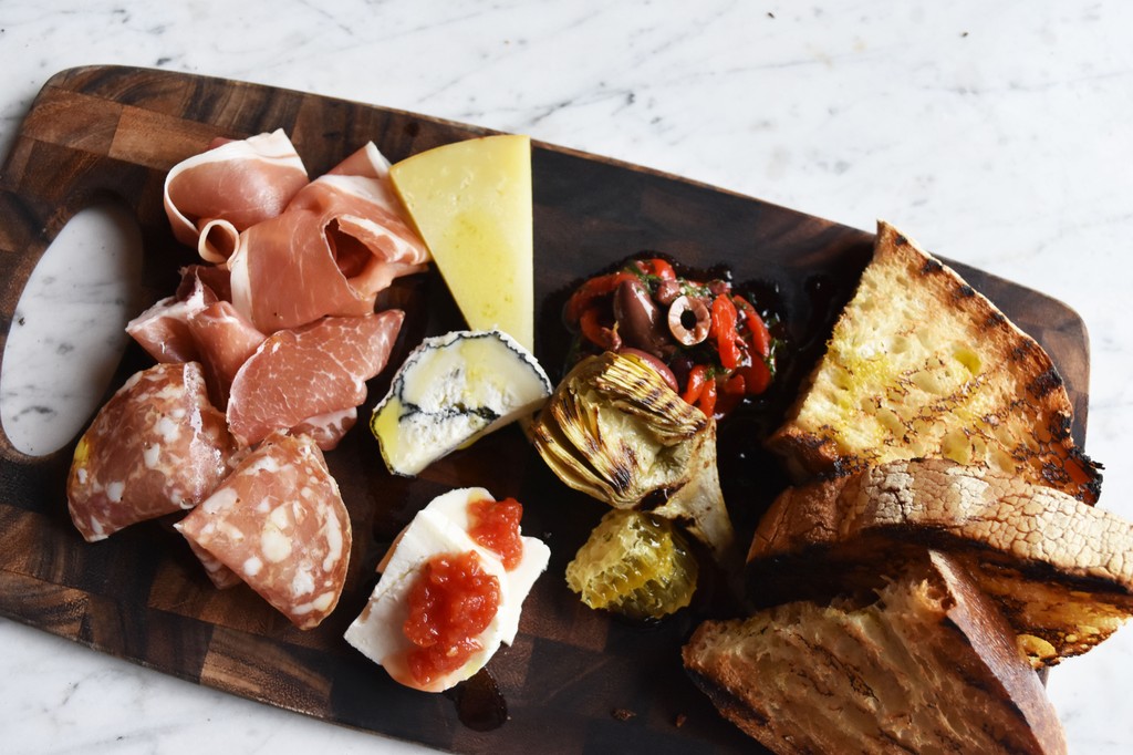 Every night is a celebration here. 🍽️🍷Whether it's a special occasion or just a Tuesday night, we've got you covered. Join us for great food, handcrafted cocktails, and a warm, inviting atmosphere.