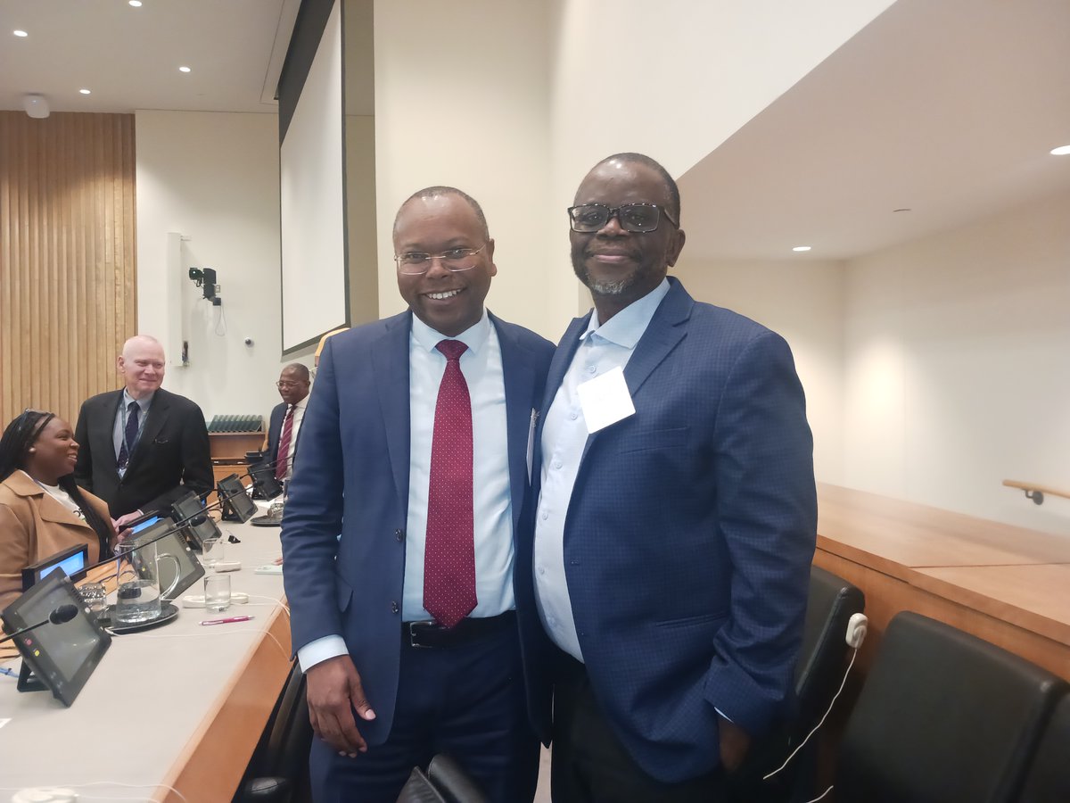 obioraokaforc's tweet photo. Just chaired the 1st panel at @UN HQ in NYC at the @UN Academic Conf on Human Rights and the Rule of Law in Africa!

With me: #1 Chief Editor of UNTV, the Hon. Chief Justice of Ghana, Prof @PenelopeAn5172 and Prof @ChidiOdinkalu. #2 Justice Joel Ngugi of the Kenya Court of Appeal https://t.co/xQbDWcEbfY