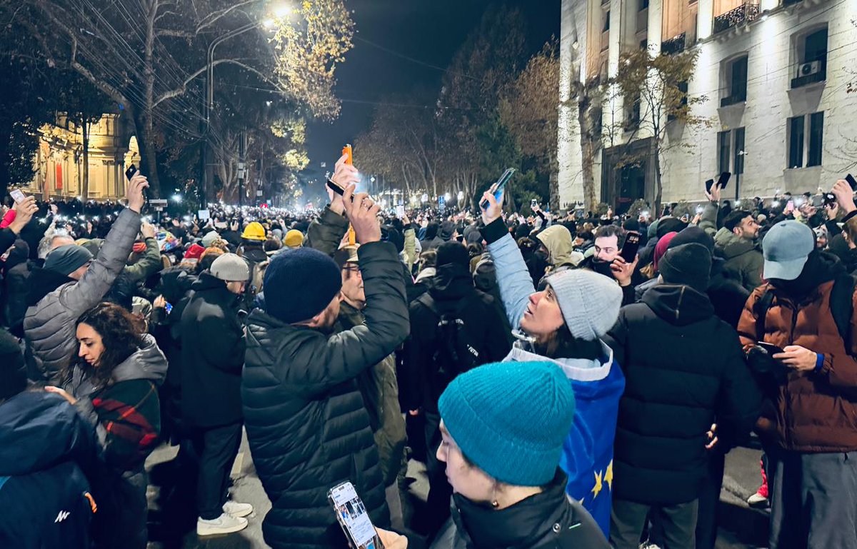 ChachavaKate's tweet photo. Day 7 of #GeorgiansProEU peaceful protests: a day marked by arrests of opposition leaders &amp; investigations targeting activists. Despite pressure &amp; violence, Georgians remain resolute, demanding their rightful #EuropeanFuture 
#StandWithGeorgia
#HoldTheLine https://t.co/DHLGZdJkYk