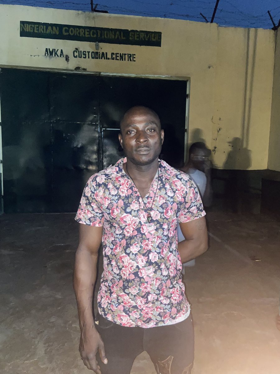 Dikeora_'s tweet photo. Around 7:00pm this night, the trio of Ernest Nwakama, Chukwuemeka Nwankwo &amp; Chinyere Ndibe finally walked out of the Gates of Awka “Prison” as Free Men. https://t.co/UWludA2e1I