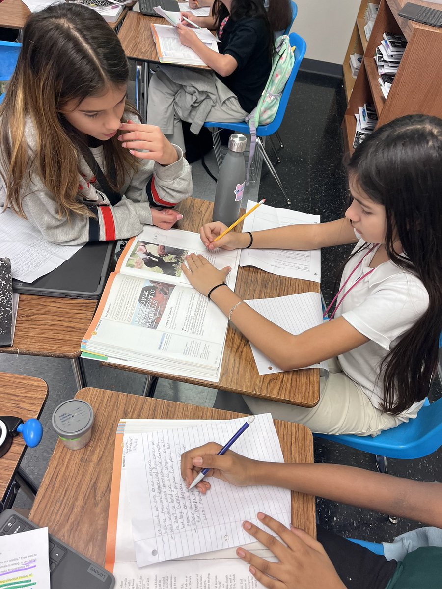 One of the best feelings as a teacher is watching one student teach another. That’s where the magic is!✨🐾 #CougarsRead <a href="/Crockett_MS/">Crockett MS</a>