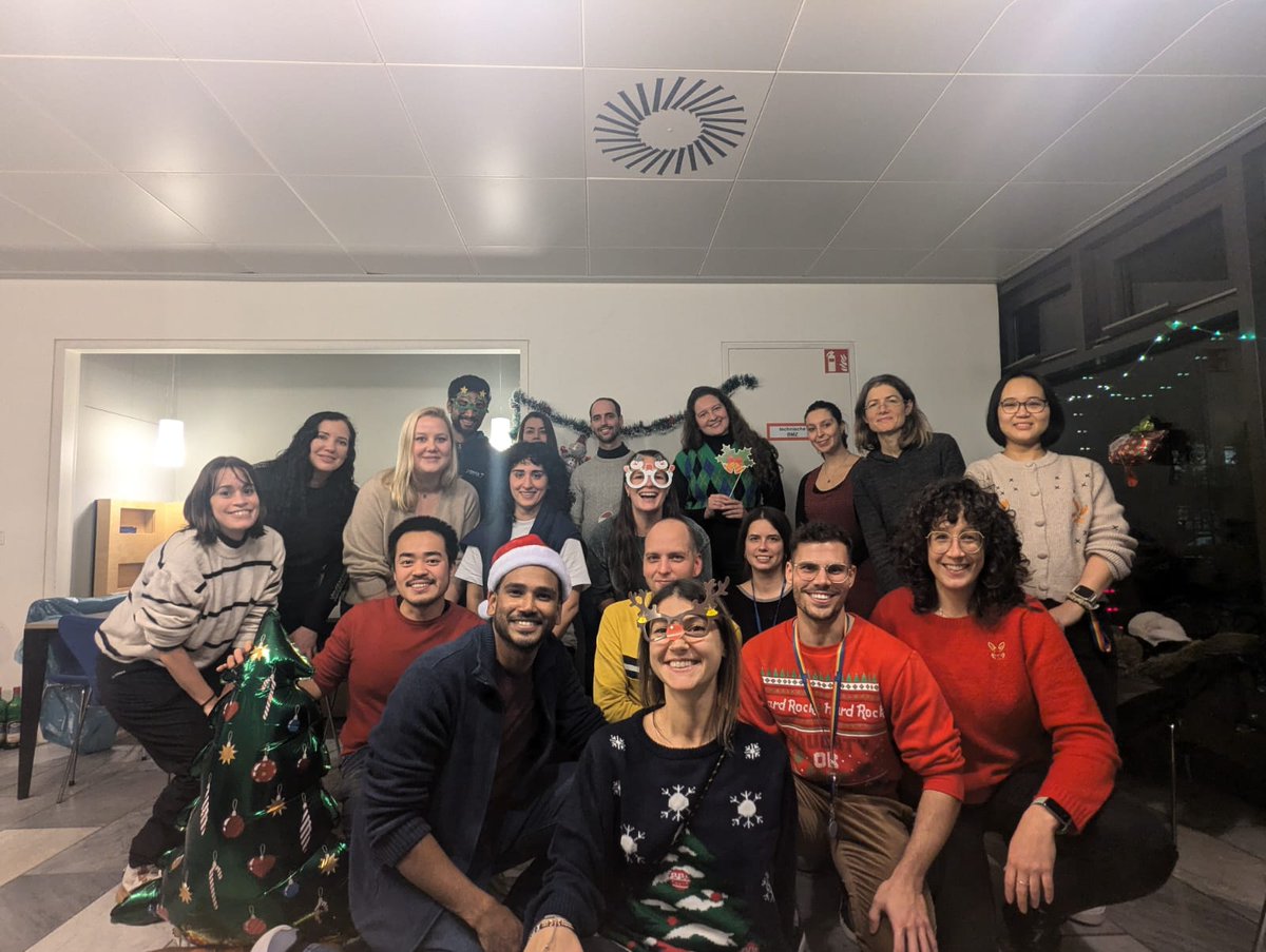 Huge thanks to everyone who joined our Postdoc Christmas Get-Together, both in Buch today and Mitte yesterday! Your presence made the evenings warm and joyful. Great time, laughter, and festive spirit all around. Looking forward to more gatherings like this! #MDC #postdoc