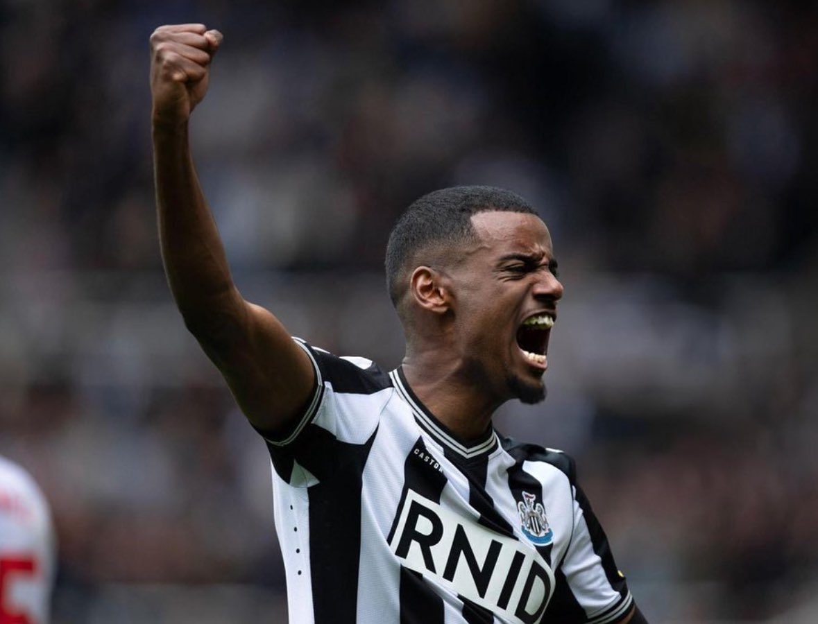 ⚪️⚫️🇸🇪 5th goal in Premier League this season for Alexander Isak, beautiful one tonight.