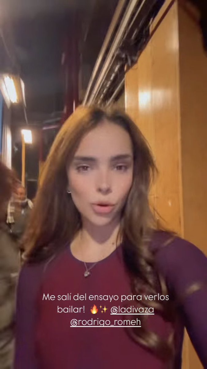 RomehGanador's tweet image. Incluso #Alana, que tiene complicado su ensayo salió a apoyar a #Romeh y #Divaza! … Eso es amistad.
Si se quiere, se puede ♥️
Mucho exito en ti baile mañana!
#TeamRomeh 🫶🏻🤙🏻