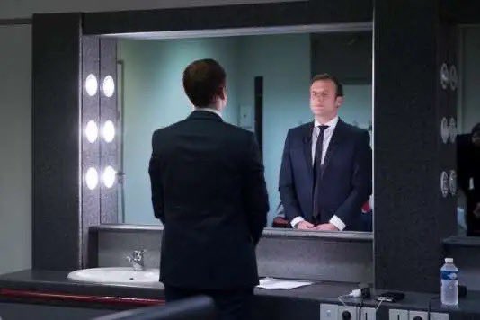 ALERTE INFO 🚨 Emmanuel serait actuellement en entretien avec son futur Premier Ministre sa nomination devrait être annoncée dans quelques jours 

 #CensureBarnier #MotionDeCensure