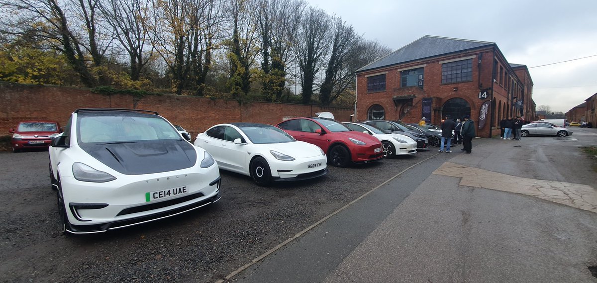 Chargeheads's tweet image. New vid just dropped on the Yotube channel! 💯⚡️🚨 Go check it out 😉 #modifiedevmeet #modifiedtesla