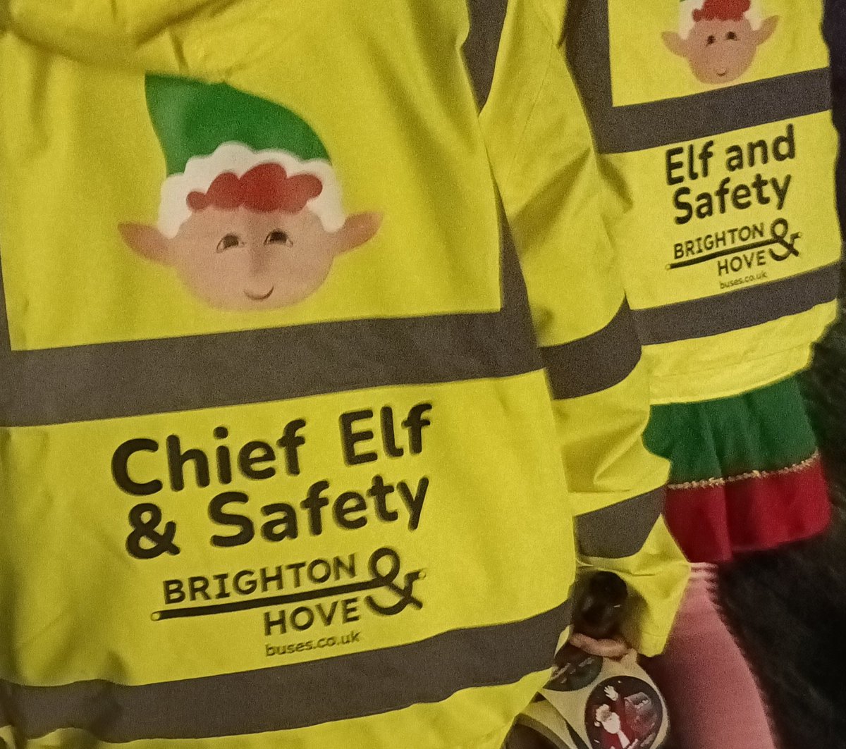 It was great to join the #SantaBus in Bevendean this eve. Raising money for 12 Charities and blasting Christmas spirit, the bus will run 20 routes this year. Huge thanks to @brightonhovebuses and all the volunteers 🙏
Find out when he's coming below👇
buses.co.uk/santa-bus-trac…