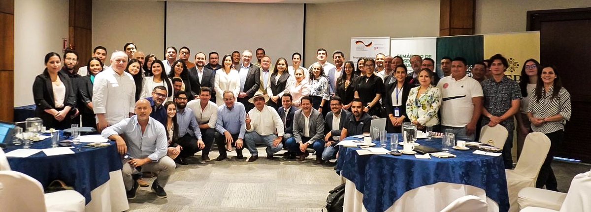 GIZEcuador's tweet photo. En el marco del Proyecto Regional #ALER4TA de la Cooperación Alemana, se desarrolló un taller en el que se presentaron los resultados alcanzados por los proyectos ejecutados en articulación con #FundaciónParaguaya y la #Asociación de Exportadores de Banano de Ecuador (AEBE). https://t.co/4AkPIij0J4