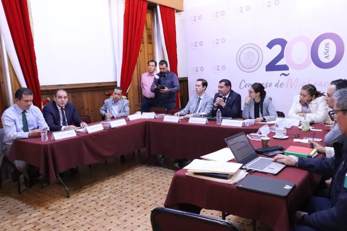 Ante las Comisiones Unidas de Programación, Presupuesto y Cuenta Pública junto con la Hacienda y Deuda Pública, el Secretario de Seguridad Pública (SSP) en la entidad expuso las necesidades presupuestales que requiere la institución para este 2025.

#76LegislaturaDeMichoacán