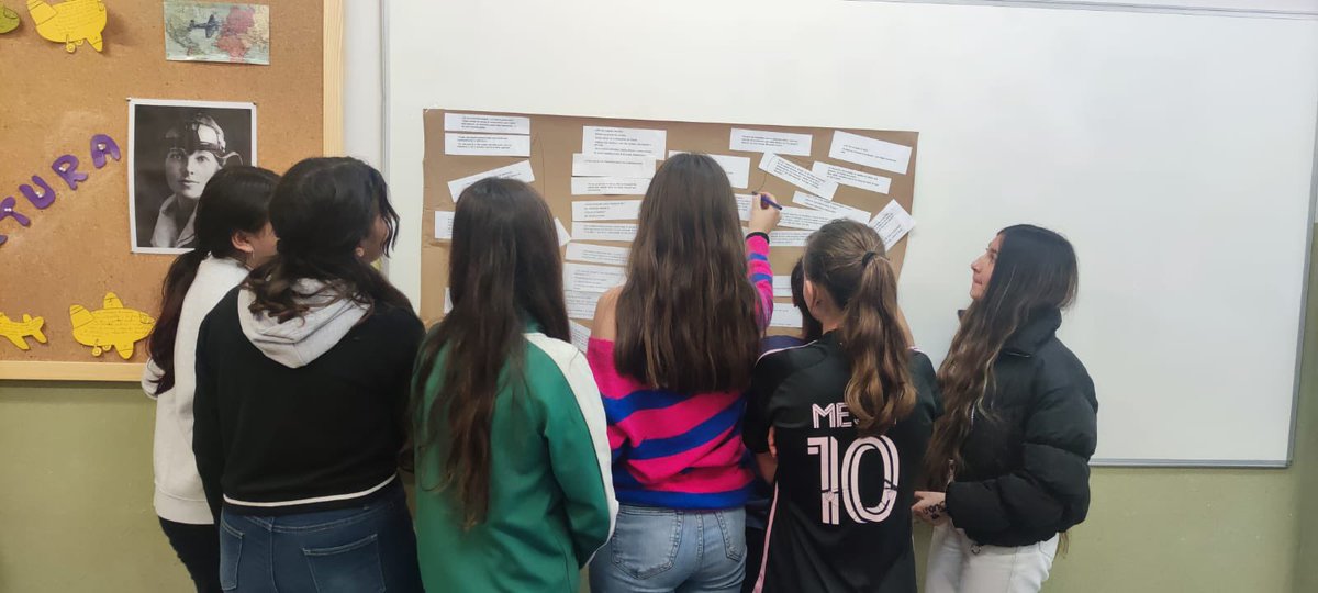 IESRosarioAcuna's tweet image. El alumnado de Taller de Competencias Básicas de 1ºESO hoy, en la sesión de conclusiones del trimestre del proyecto #Foto_edu “La foto-elicitacion como estrategia educativa inclusiva para afrontar el absentismo escolar” @calvosorayauni @fotoeduproyecto @laurafdezrgo @uniovi_info