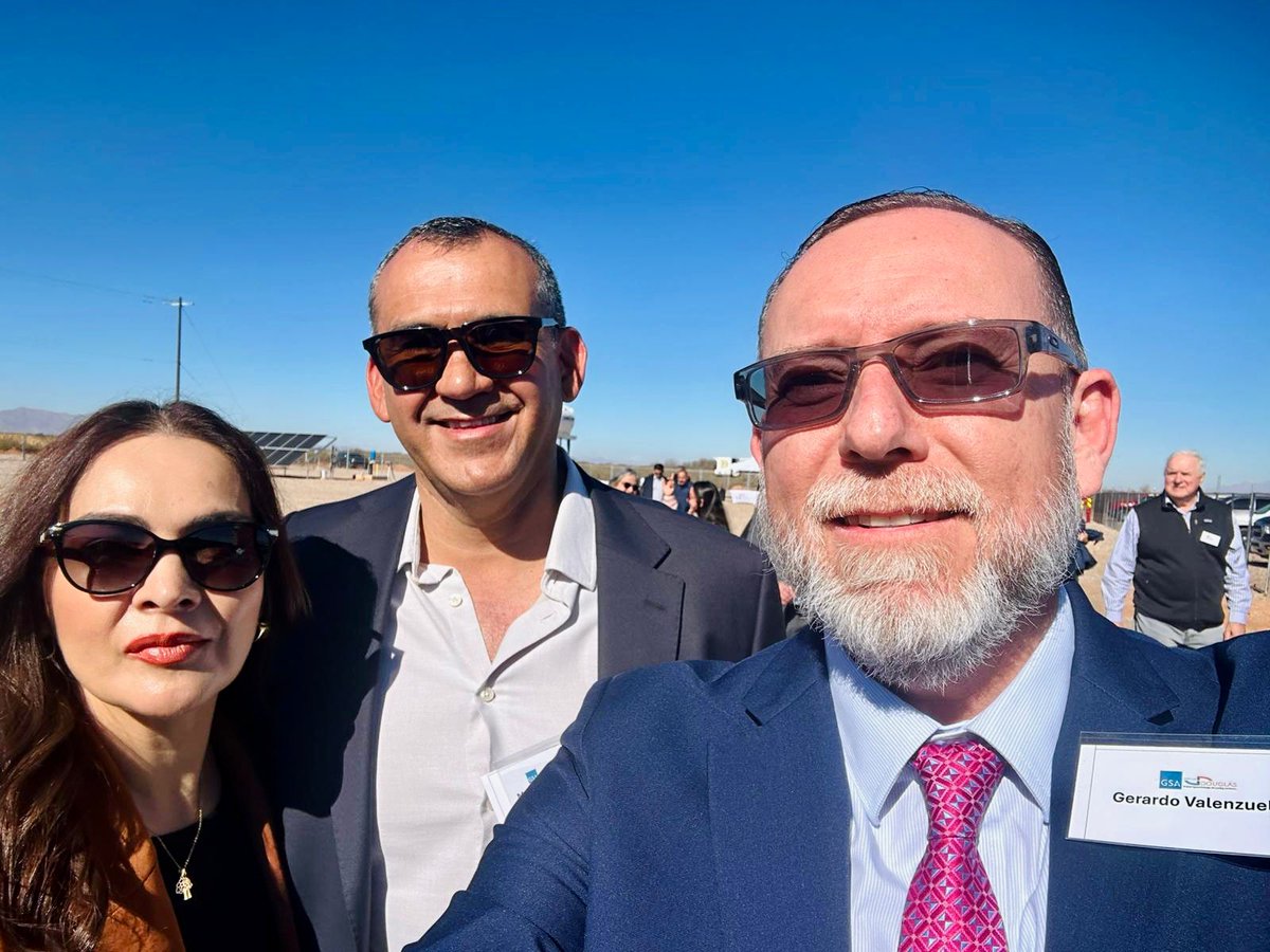 gerardovbuelna's tweet photo. En representación del Gobierno del Estado de Sonora, asistí a la Ceremonia de Donación de Tierra en Douglas, AZ, organizada por GSA. Importante paso hacia la construcción de un nuevo Puerto de Entrada, impulsando oportunidades y progreso compartido. #CEEISonora #SonAz #TeamSonAri https://t.co/4G4B8uq5iC