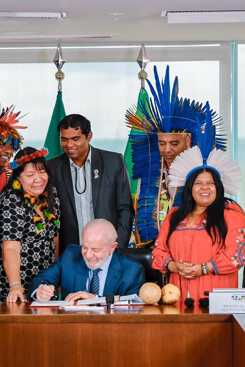 LulaOficial's tweet image. São mais três Terras Indígenas homologadas pelo nosso governo: Morro dos Cavalos e Toldo Imbu, em Santa Catarina, e Terra Indígena Potiguara de Monte-Mor, na Paraíba. Agora já são 13 Terras Indígenas demarcadas, cumprindo um dever histórico e constitucional.

📸 @ricardostuckert