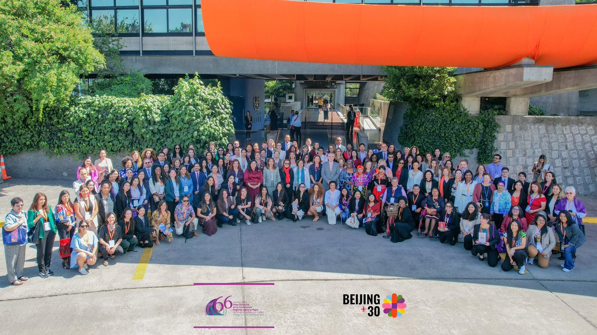 🌎Es el tiempo de las inversiones estratégicas y de las políticas públicas para avanzar hacia la 𝐢𝐠𝐮𝐚𝐥𝐝𝐚𝐝 𝐝𝐞 𝐠𝐞́𝐧𝐞𝐫𝐨 𝐬𝐮𝐬𝐭𝐚𝐧𝐭𝐢𝐯𝐚 𝐲 𝐥𝐚 𝐬𝐨𝐜𝐢𝐞𝐝𝐚𝐝 𝐝𝐞𝐥 𝐜𝐮𝐢𝐝𝐚𝐝𝐨 en #ALC.

Hoy se inauguró en la sede de la #CEPAL en 🇨🇱 la