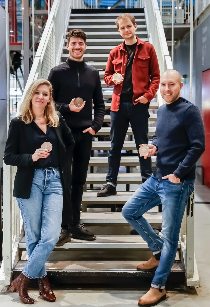 Prix Albert Londres (@albert_londres) on Twitter photo 🏆#PrixAlbertLondres2024
👏Prix audiovisuel <a href="/AntoineVedeilhe/">Antoine Védeilhé</a> <a href="/BasleGermain/">Germain Baslé</a>
"Philippines : les petits forçats de l’or" <a href="/ARTEfr/">ARTE</a>
👏Prix du livre <a href="/martin_u/">Martin Untersinger</a> "Espionner, mentir, détruire" <a href="/EditionsGrasset/">Grasset et Fasquelle</a>
👏Prix presse écrite : Lorraine de Foucher <a href="/lemondefr/">Le Monde</a>
👉prix-albert-londres.scam.fr/actualites-res… 🏆#PrixAlbertLondres2024
👏Prix audiovisuel <a href="/AntoineVedeilhe/">Antoine Védeilhé</a> <a href="/BasleGermain/">Germain Baslé</a>
"Philippines : les petits forçats de l’or" <a href="/ARTEfr/">ARTE</a>
👏Prix du livre <a href="/martin_u/">Martin Untersinger</a> "Espionner, mentir, détruire" <a href="/EditionsGrasset/">Grasset et Fasquelle</a>
👏Prix presse écrite : Lorraine de Foucher <a href="/lemondefr/">Le Monde</a>
👉prix-albert-londres.scam.fr/actualites-res…