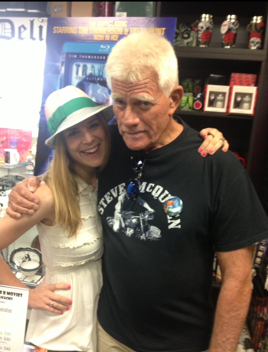 RobinSydneyxo's tweet image. Fun times hanging out with #timtomerson from #trancers #fadetoblack it was fun when we talked about him on the #joebobdrivein show! @TheMutantFam @therealjoebob @kinky_horror