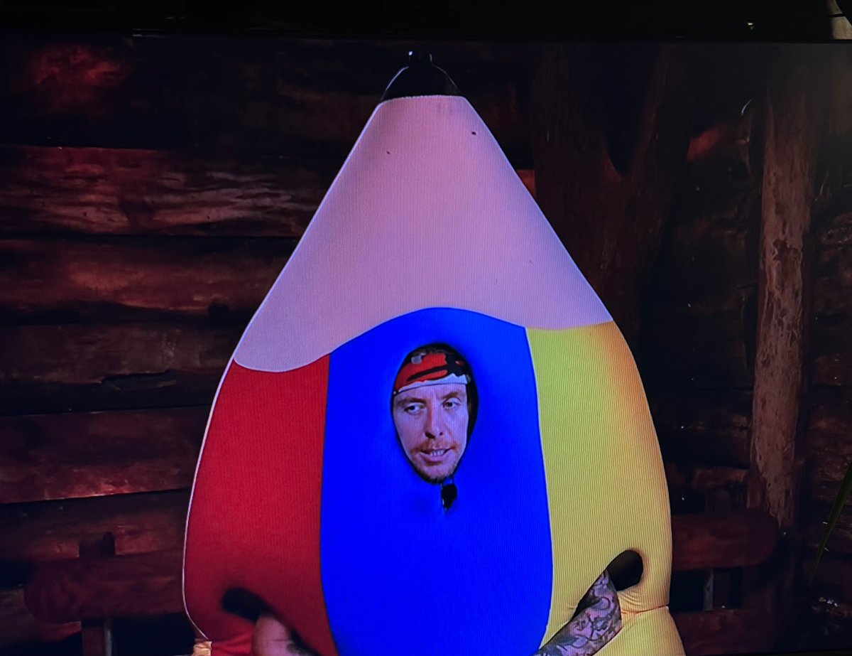 PistachioCos's tweet photo. Danny Jones dressed as a pencil is something I never knew I needed in my life 😂 #ImACeleb https://t.co/Qa24pAvRzF