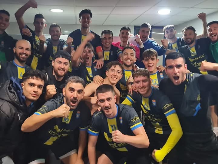 Cronica del partido 📝
Victoria trabajada del equipo Guardeño 
🌐 udlaguardia1982.blogspot.com/2024/12/victor…
👀 ya disponible la cronica del partido en nuestro blog.
#udlaguardia 🟡🔵