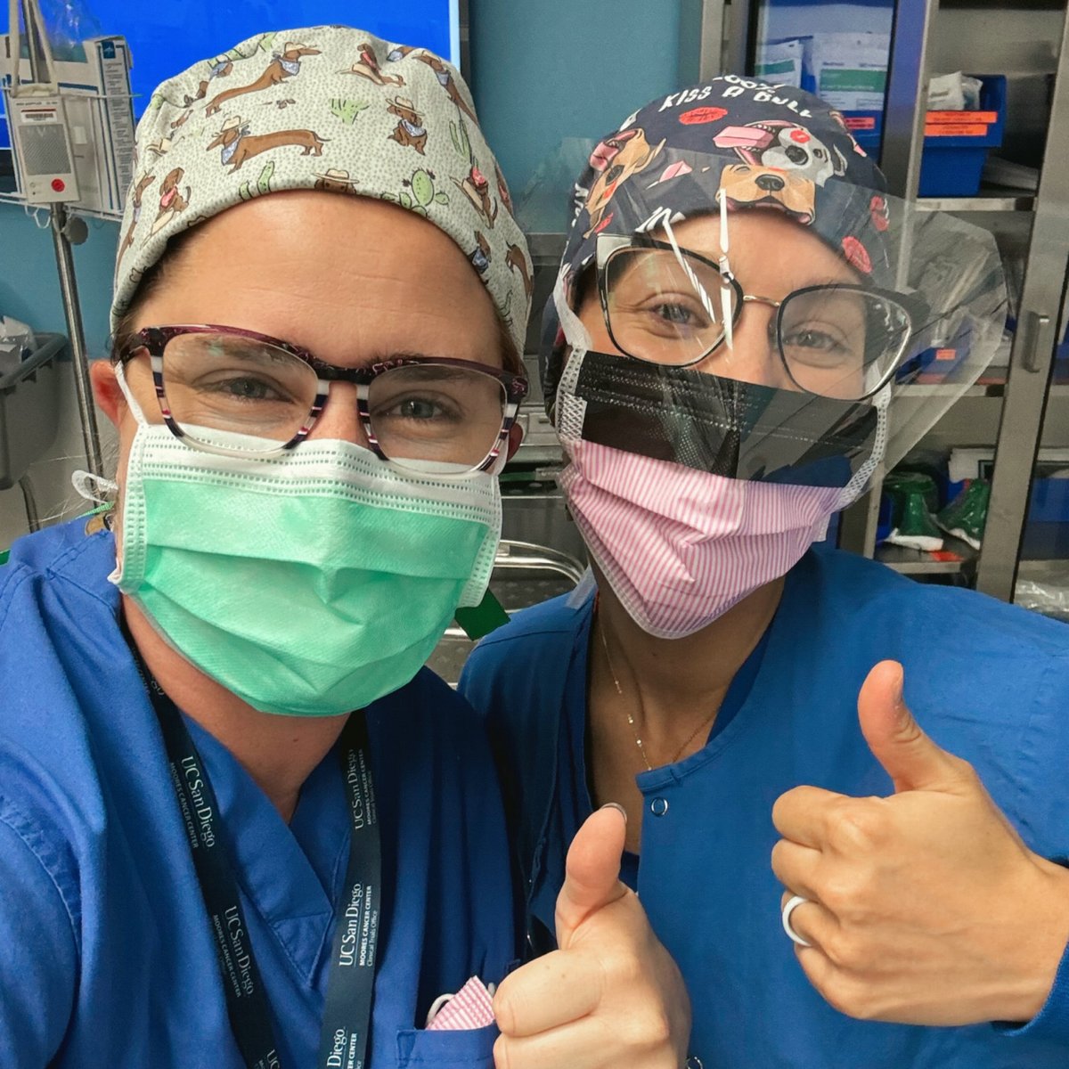 FIUMedicine's tweet image. Panthers in the OR! 🐾 M4 Alyssa Pereslete completed her sub-internship in surgical oncology with CO2016 alum Dr. Sara Grossi, a breast surgical oncologist at @UCSDHealth. Small world!
#FIUMed #Oncology #Alum