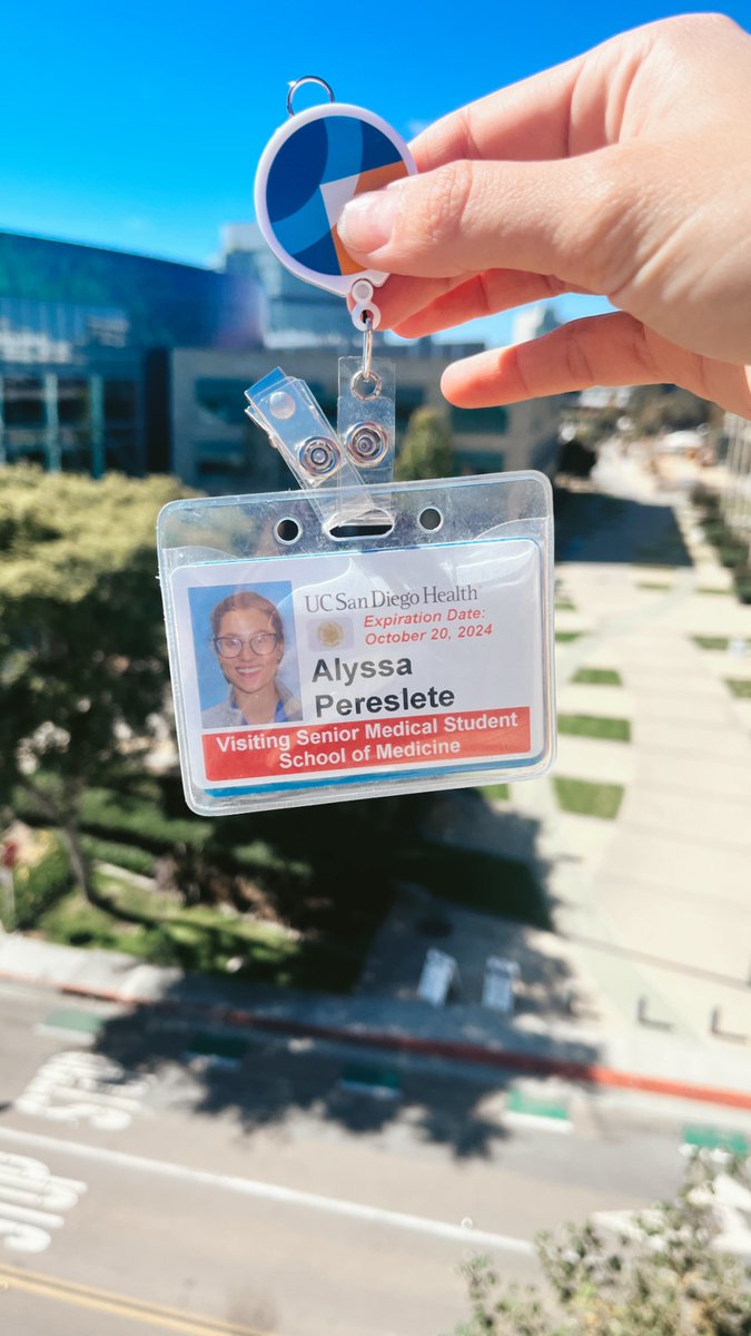 FIUMedicine's tweet image. Panthers in the OR! 🐾 M4 Alyssa Pereslete completed her sub-internship in surgical oncology with CO2016 alum Dr. Sara Grossi, a breast surgical oncologist at @UCSDHealth. Small world!
#FIUMed #Oncology #Alum