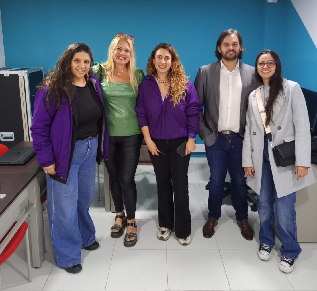 🌟 ¡Bogotá inspira! 🌍 Hoy recibimos a <a href="/DupouyAlejandra/">alejandra dupouy</a>, alcaldesa de Ceres, Argentina.

📍 Visitamos el Centro de Igualdad de Oportunidades en Chapinero y compartimos prácticas innovadoras en políticas de cuidado.

🤝 ¡Juntos construimos ciudades más justas e incluyentes!