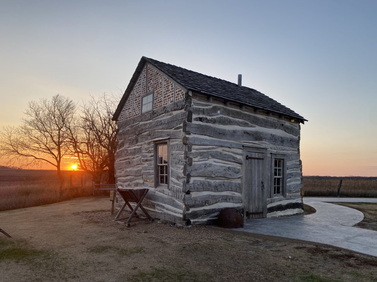 HomesteadNHP's tweet image. The pale, cold light of the winter sunset did not beautify - it was like the light of truth itself. 
~Willa Cather
Does Cather's line in "My Ántonia" resonate? How do winter sunsets make you feel?

 #TakeAHike #Sunset #FindYourPark