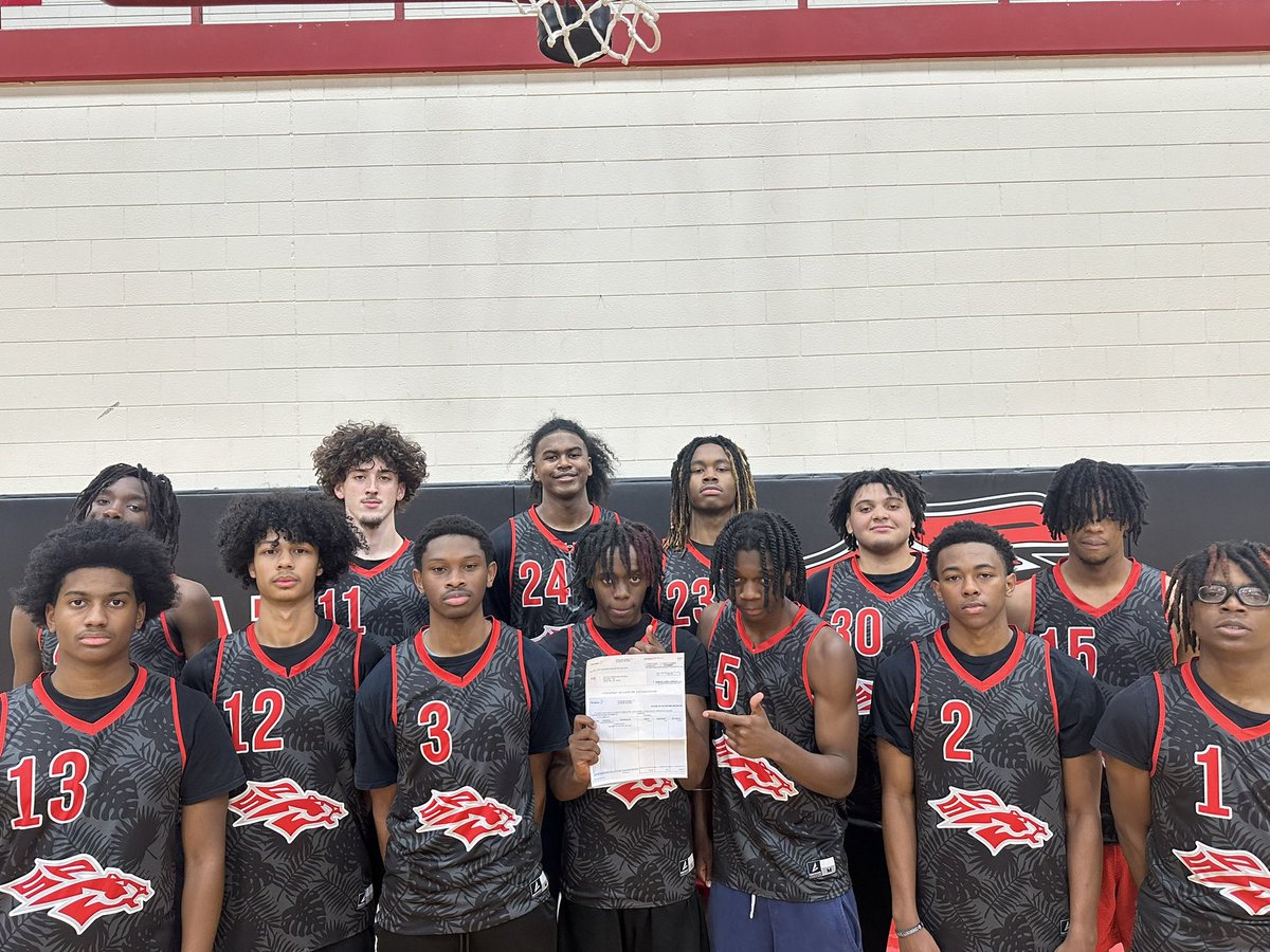 SouthPointeBBB's tweet photo. Thank you @DomtarEveryday for the 1500$ donation to our basketball program. Which will help fund travel/ expenses for this year’s basketball season. #Domtar #Outreach https://t.co/aeiplwLObY