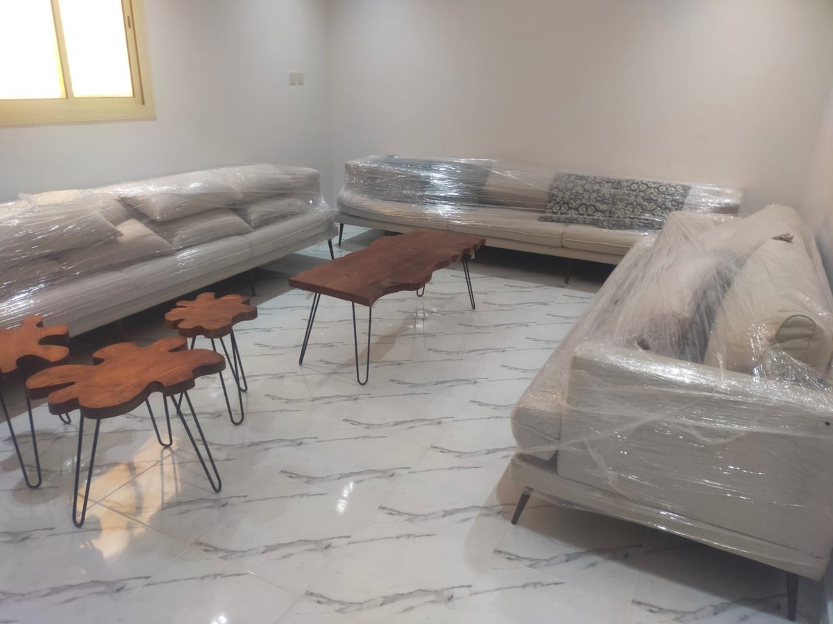 شركة أمجاد الخليج لنقل العفش بالمدينة المنورة تُعتبر واحدة من أبرز الشركات المتخصصة في تقديم خدمات نقل الأثاث بالمدينة، وهي معروفة بخدماتها المتميزة وأسعارها المناسبة. الشركة تُوفر جميع مراحل النقل، بدءًا من فك وتركيب الأثاث، وصولًا إلى التغليف والنقل باستخدام أسطول من السيارات