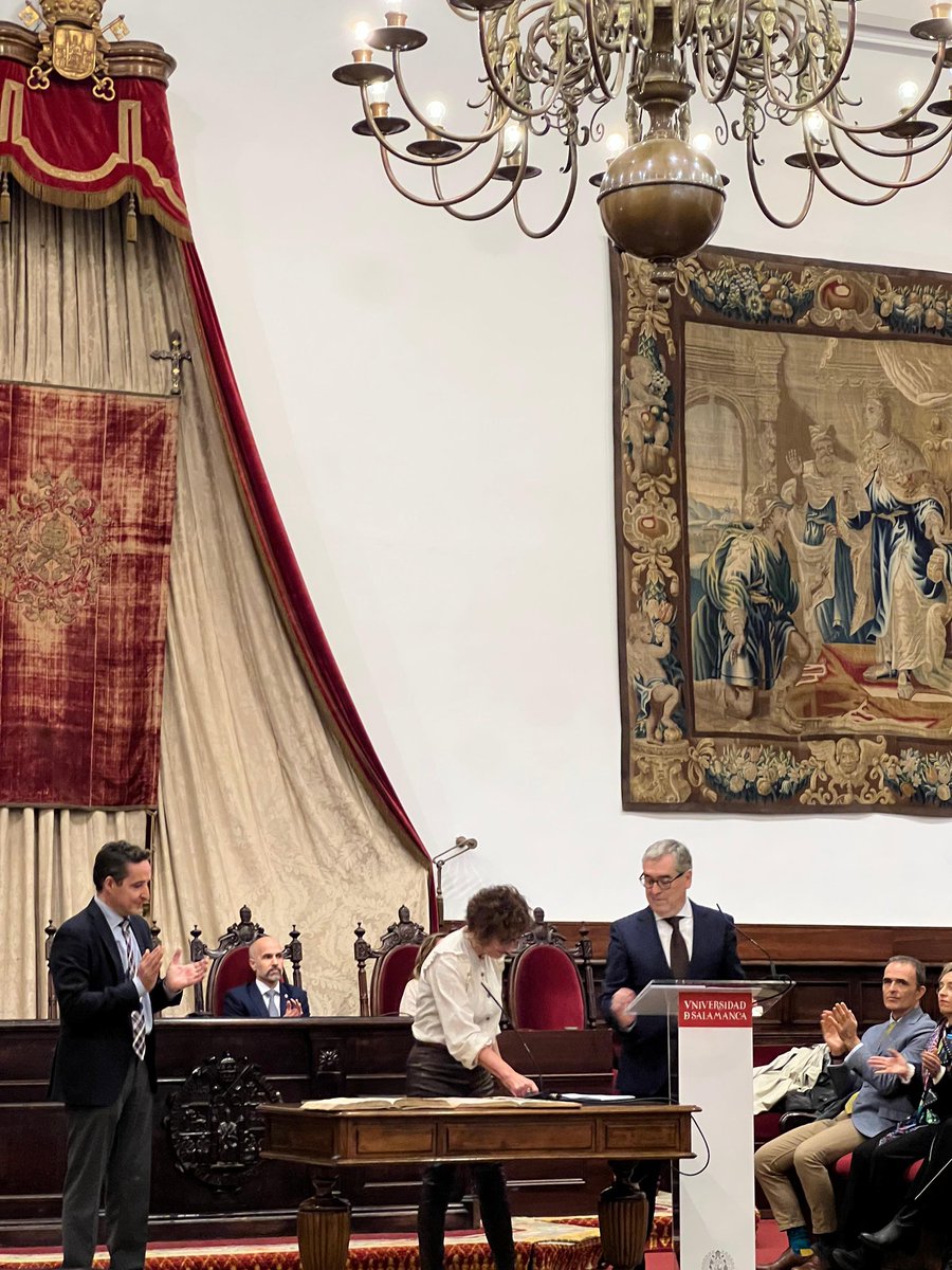 uadle_usal's tweet photo. UADLE en el acto de toma de posesión de la Profesora Mercedes I. Rueda como Directora del Departamento de psicología Evolutiva y de la Educación de la Universidad de Salamanca. Felicidades!@usal @dipusalamanca en @PsicologiaUSAL https://t.co/9pr48m5b3B