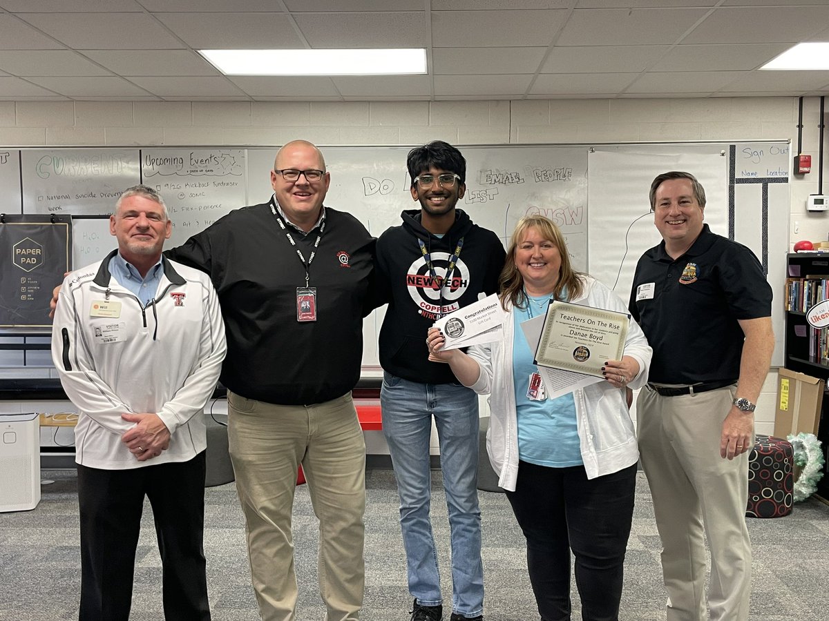 NewTechCoppell's tweet photo. Mrs. Baird’s and Market Street Honored Mrs. Danae Boyd as a Teacher on the Rise today. 

Congratulations, Mrs Boyd. 

She was nominated by Samarth Srinivas, an NTH@C junior.

#NTHCLegacy @coppellisd #mrsbairds @newtechnetwork @DanaeBoyd https://t.co/TCrJx3rEup