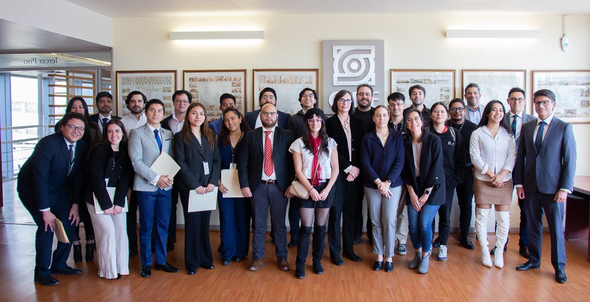 Gracias a las personas que participaron en las cuatro mesas de diálogo del Coloquio Derecho y Tecnología: perspectivas de las nuevas generaciones, que organizamos en <a href="/derechoCIDE/">CIDE - DEJ Derecho en Acción</a> junto con <a href="/jlordelin/">JL</a> <a href="/DeArdissom/">Rodrigo Ardissom de Souza</a> 

Su entusiasmo y compromiso permitió que el Coloquio fuese un éxito