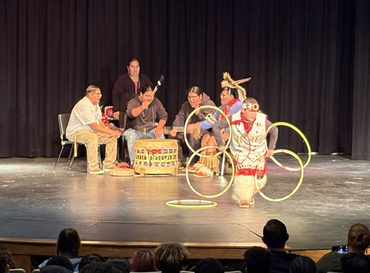 RhodesMPSAZ's tweet photo. Rhodes Jr High students’ were able to experience Native American Heritage month today! 

Our first assembly in over 2 years. Our new sound system and lights in our auditorium made a great host for our guests today! 

#mpsengage #mpsignite https://t.co/NzMteYhw7H